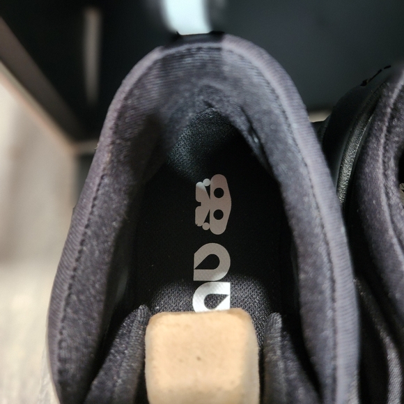 NIKE ADAPT Auto MAX in Triple Black (U.S. Charger) - Picture 10 of 13